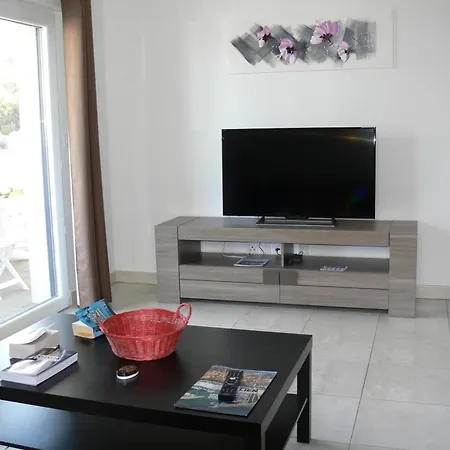 3 Pieces Avec Piscine Et Parking A Saint-raphael - Fr-1-226a-198 Apartment Saint-Raphael (Var)