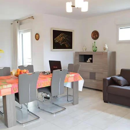 3 Pieces Avec Piscine Et Parking A Saint-raphael - Fr-1-226a-198 شقة