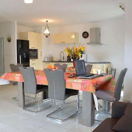Apartment 3 Pieces Avec Piscine Et Parking A Saint-raphael - Fr-1-226a-198
