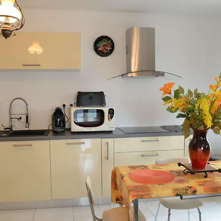Apartment 3 Pieces Avec Piscine Et Parking A Saint-raphael - Fr-1-226a-198 *