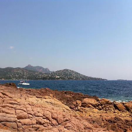 3 Pieces Avec Piscine Et Parking A Saint-raphael - Fr-1-226a-198 Apartment Saint-Raphael (Var)